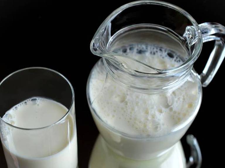 Té líquido y leche saborizada, los más afectados por impuestos a los ultraprocesados.